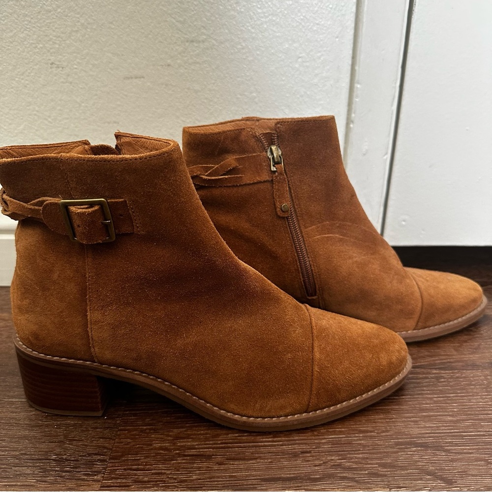 NWOT Soludos Brown Suede Ankle Bootie with Side Zipper, Braid Detail,and Buckle